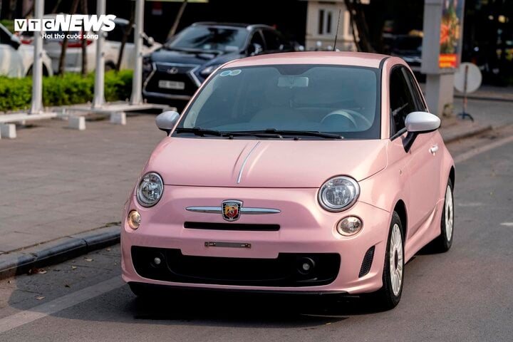 'Soi' xe Fiat 500 mới tậu của Hòa Minzy- Ảnh 3.