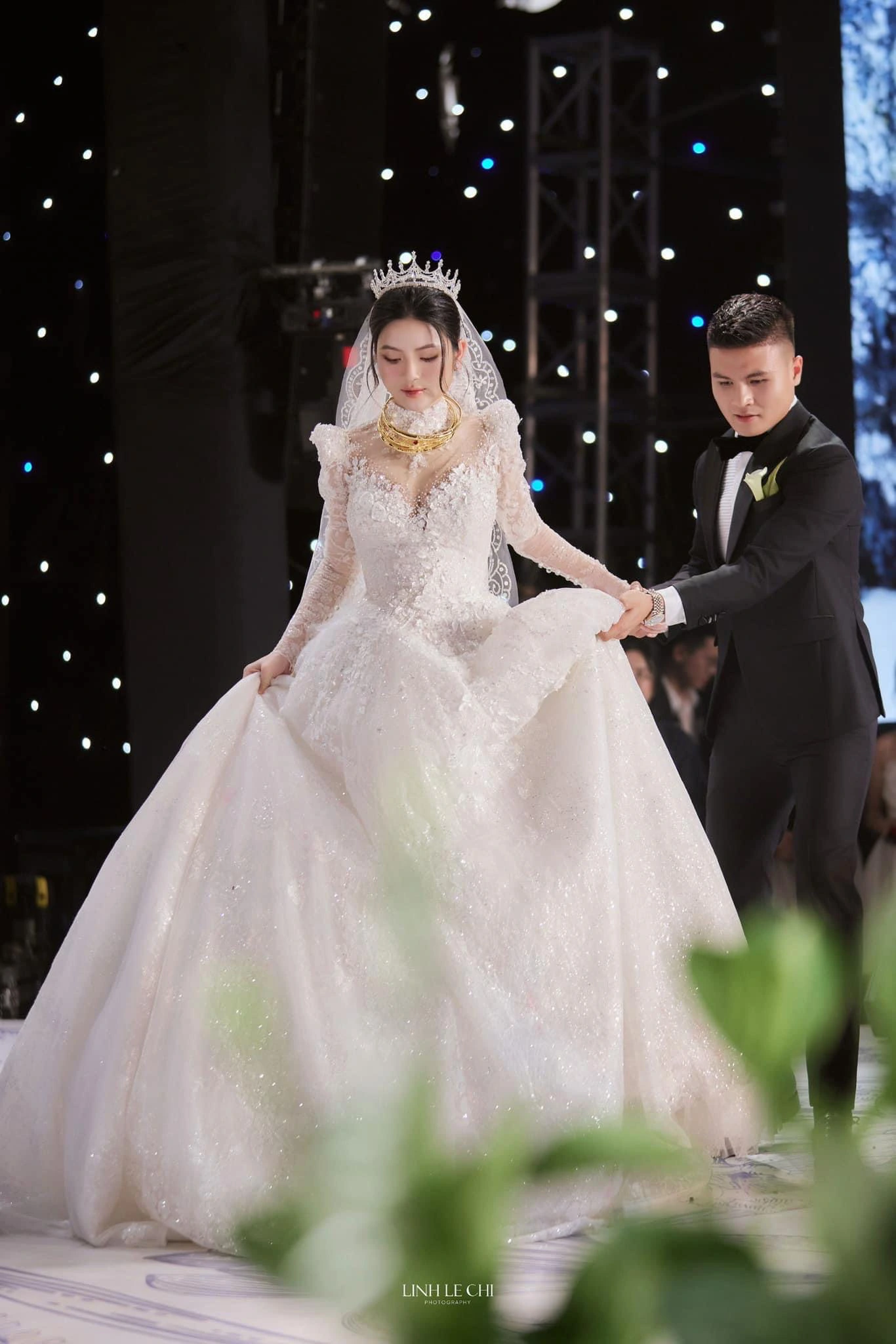 Hé lộ mức giá của 6 mẫu váy cưới mà cô dâu Chu Thanh Huyền từng mặc- Ảnh 7.