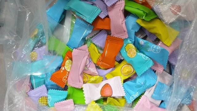 30 học sinh nghi mắc rối loạn phân ly sau khi ăn kẹo lạ, chứng bệnh này nguy hiểm thế nào?- Ảnh 1.