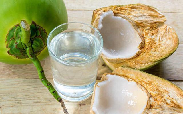 Nước dừa biết dùng là thuốc: Uống không đúng tốt lại thành 
