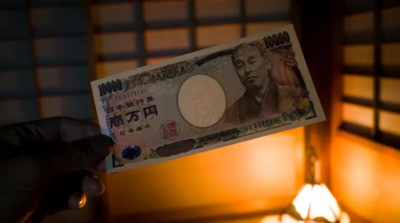 Tiền lương thực tế tại Nhật Bản giảm 23 tháng liên tiếp, BOJ liệu có khôi phục lãi suất âm?- Ảnh 1.