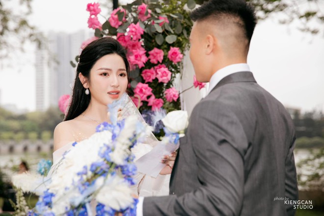 Thấy gì từ lùm xùm của vợ chồng Quang Hải với studio ảnh cưới?- Ảnh 3.