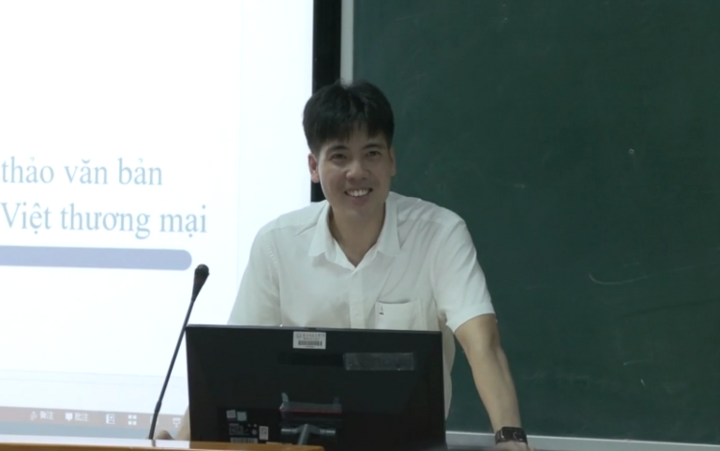 Chuyện về thầy giáo dạy Tiếng Việt ở quốc gia tỷ dân- Ảnh 1.