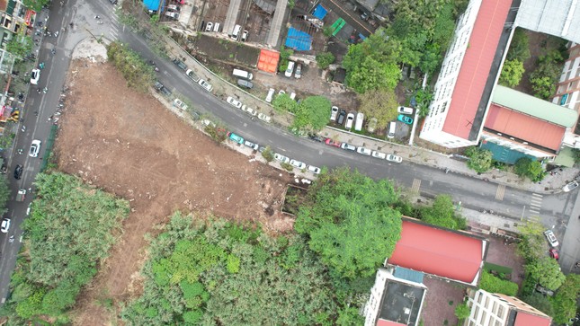 Dỡ rào dự án bỏ hoang của Tập đoàn Tân Hoàng Minh để xây vườn hoa- Ảnh 1.
