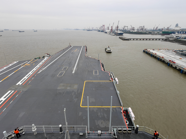 Phúc Kiến, tàu sân bay thứ ba của Trung Quốc, bắt đầu thử nghiệm trên biển vào ngày 1-5. Ảnh: China Daily
