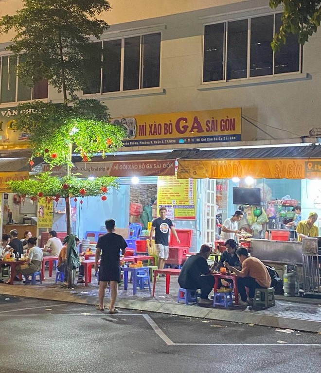 Tranh thủ tối mát rủ nhau đánh chén hết những món vỉa hè độc đáo tại Sài Gòn, tuy phải xếp hàng chờ nhưng ăn vào là thấy xứng đáng- Ảnh 14.
