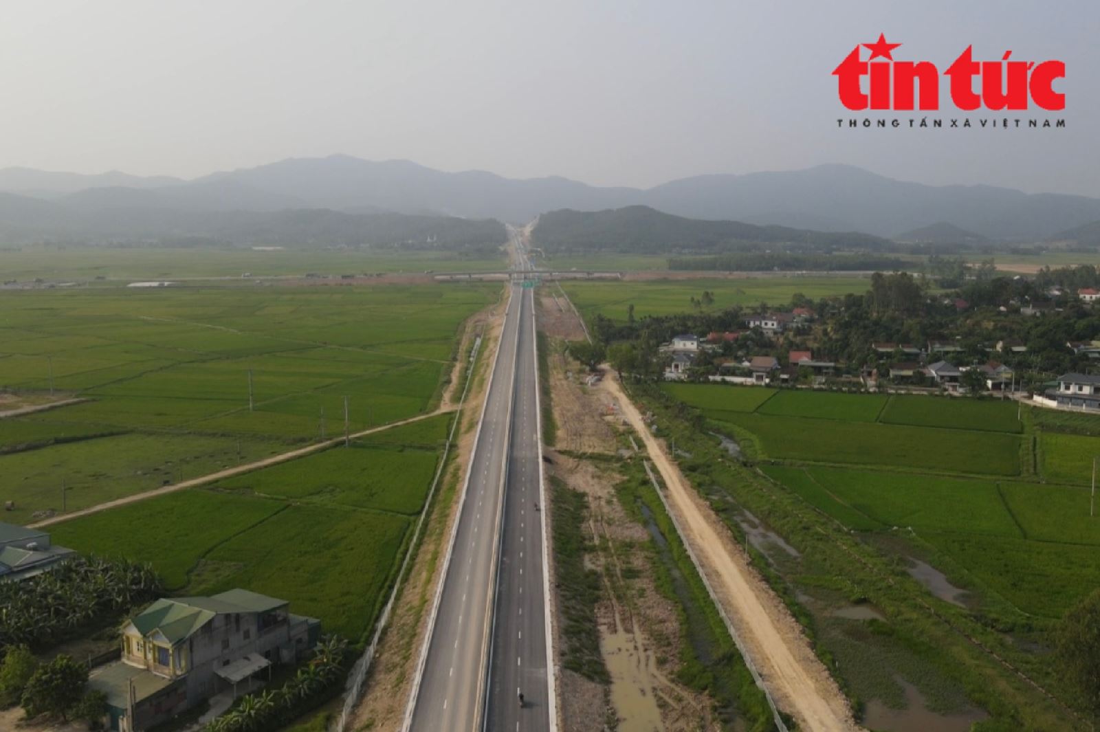 Thông xe toàn tuyến cao tốc Diễn Châu - Bãi Vọt vào ngày 30/6- Ảnh 8.