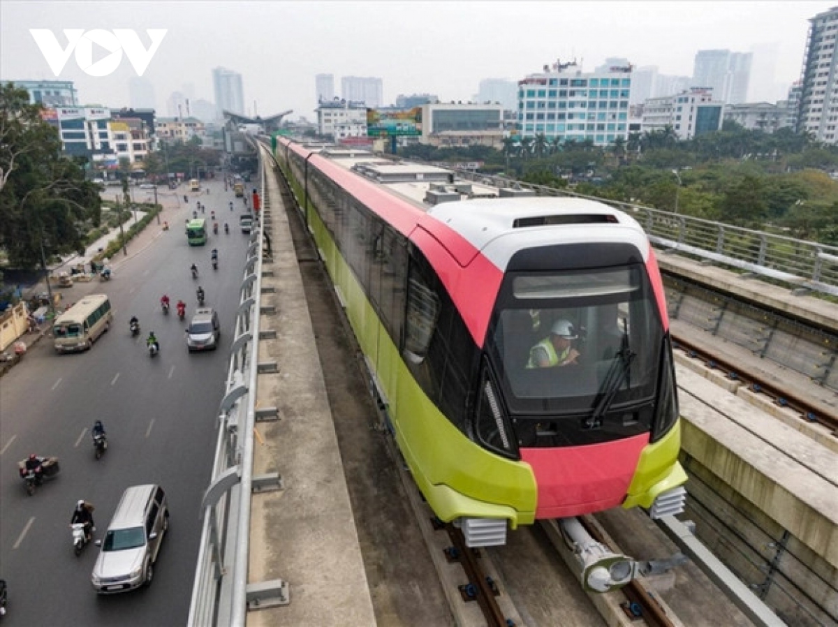 Chủ tịch TP Hà Nội đặt mục tiêu năm 2035 hoàn thiện mạng lưới đường sắt đô thị- Ảnh 1.