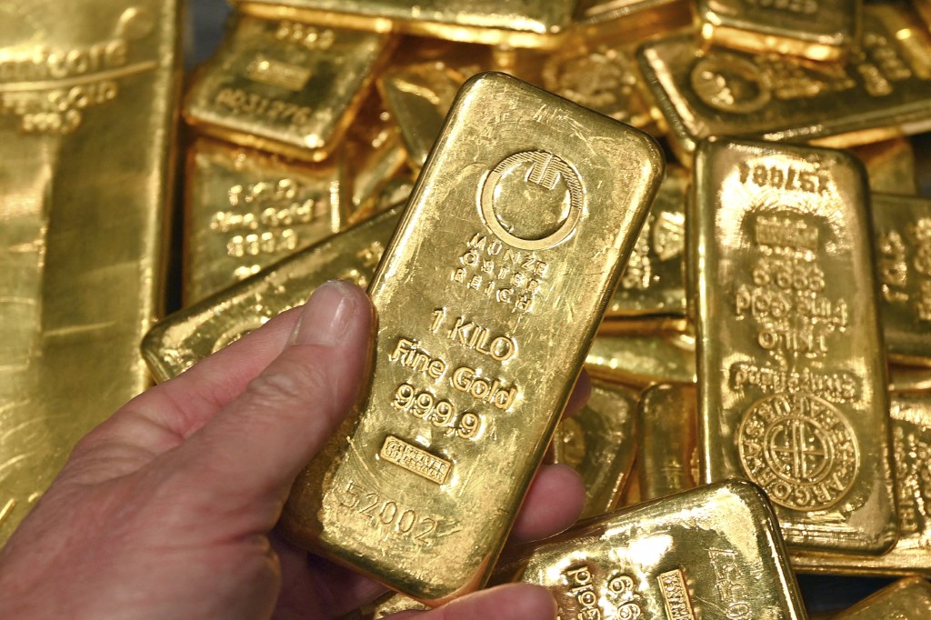 Thị trường vàng thế giới: Nhu cầu tăng cao, giá vọt lên đỉnh- Ảnh 1.