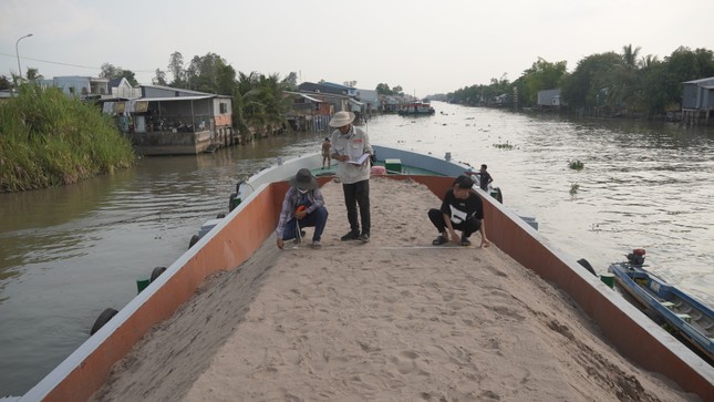 Phó Thủ tướng: 'Họp lên họp xuống nhưng công trình vẫn chờ cát'- Ảnh 1.