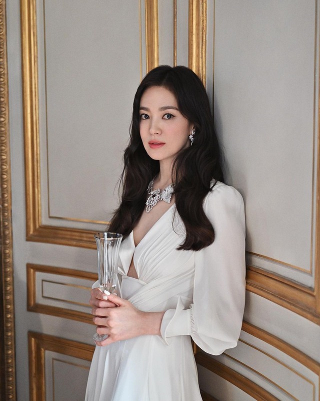 Song Hye Kyo 3 lần tậu nhà trăm tỷ tặng mẹ, gây xúc động với lần hiếm hoi nhắc về mẹ hậu ly hôn