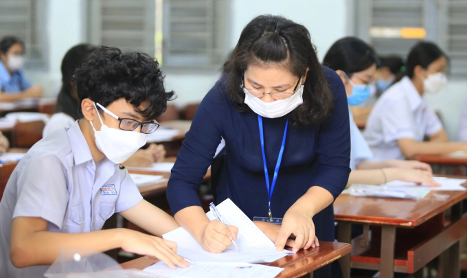 Phụ huynh Hà Nội có con đăng ký thi trường THPT này đang "mừng húm": Năm ngoái 8 điểm/môn mới đỗ, năm nay tỷ lệ chọi chưa đến 1!- Ảnh 1.
