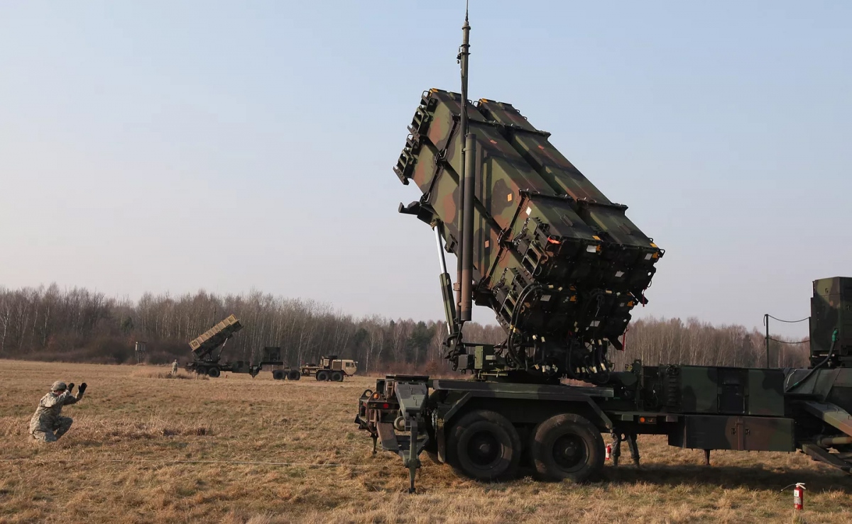 Ngoại trưởng Anh bác khả năng NATO đánh chặn tên lửa Nga trên bầu trời Ukraine- Ảnh 1.