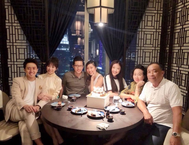 Hari Won bị soi dấu hiệu lạ, vắng mặt trong buổi tụ họp ăn uống với gia đình Trấn Thành- Ảnh 7.