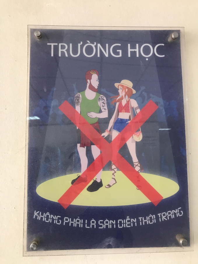 Xôn xao chiếc poster tại ĐH Sân khấu Điện ảnh Hà Nội với nội dung gây tranh cãi: 