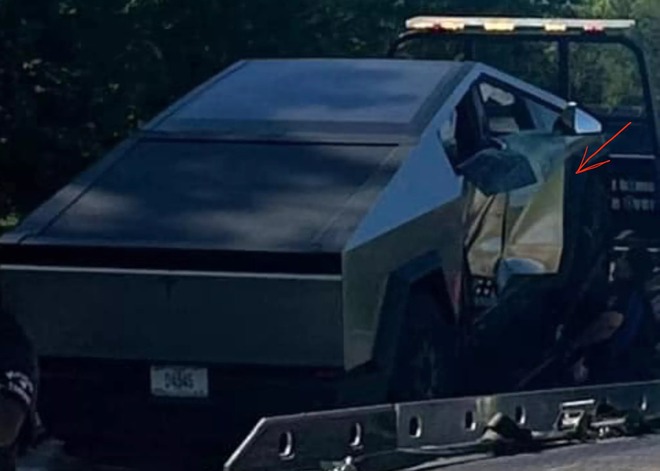 'Xe tăng' Tesla Cybertruck đầu tiên bị đâm nặng lại có 'hung thủ' vô cùng bất ngờ tới từ Ford- Ảnh 3.