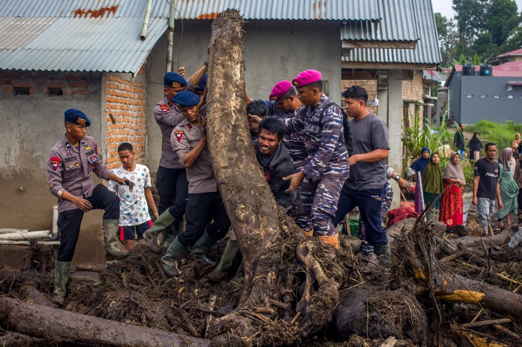 Lũ quét tại Indonesia: Thương vong tiếp tục tăng nhanh- Ảnh 1.