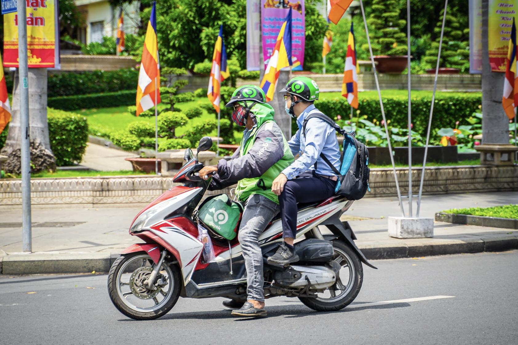 Xu hướng chi tiêu mới của người trẻ giữa thời “bão giá”- Ảnh 2.