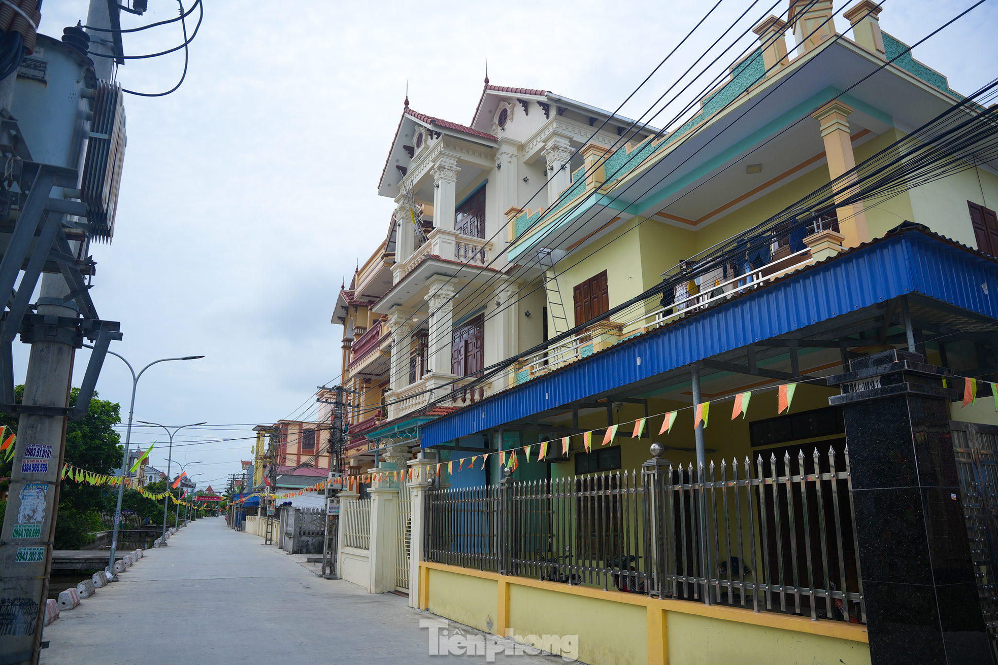 Ngôi làng tỷ phú nức tiếng tại Nam Định: Toàn dinh thự, lâu đài và tàu trăm tỷ xuôi ngược khắp muôn nơi- Ảnh 13.