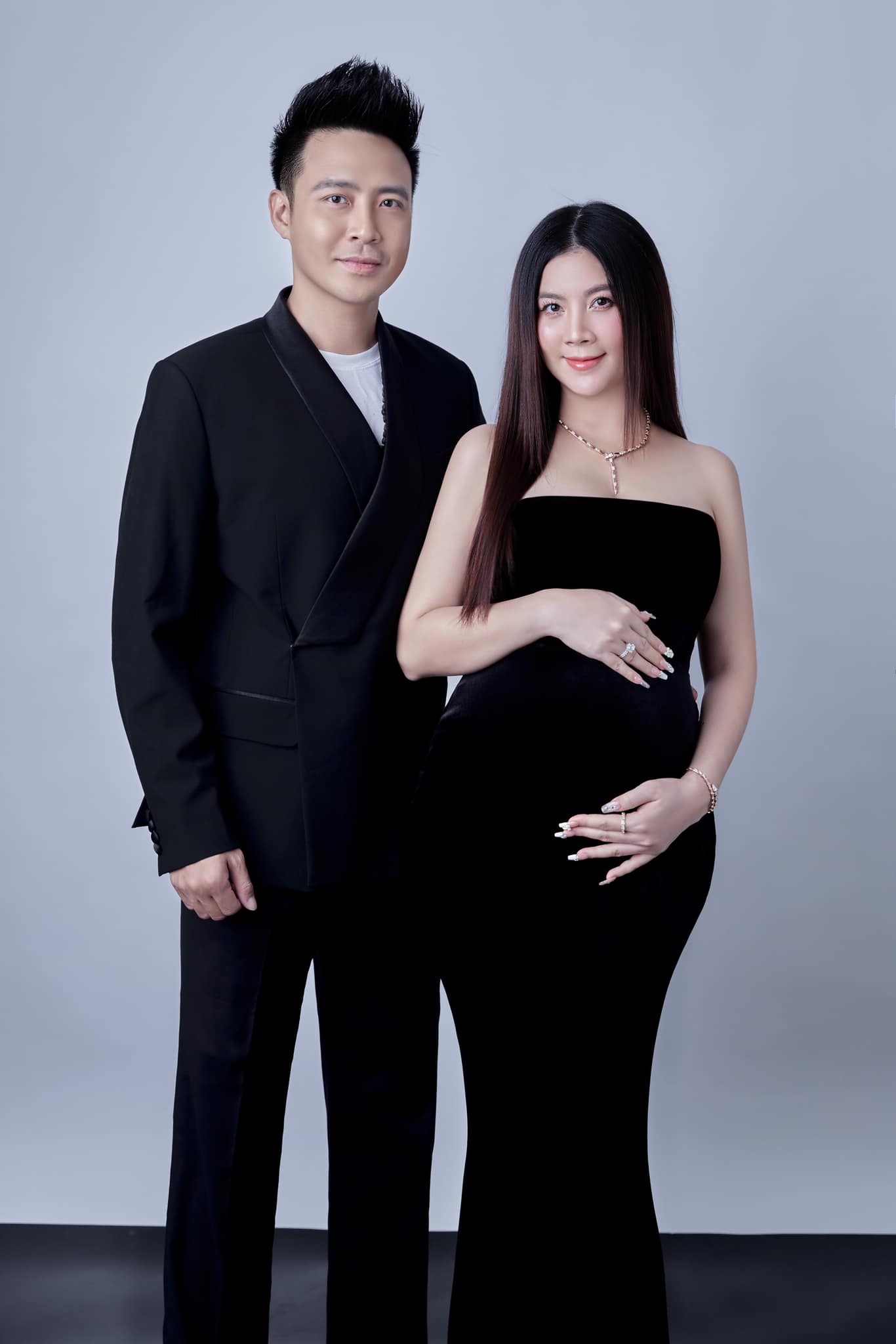 Diễn viên Kha Ly xác nhận đang mang thai 7 tháng sau 8 năm kết hôn- Ảnh 1.