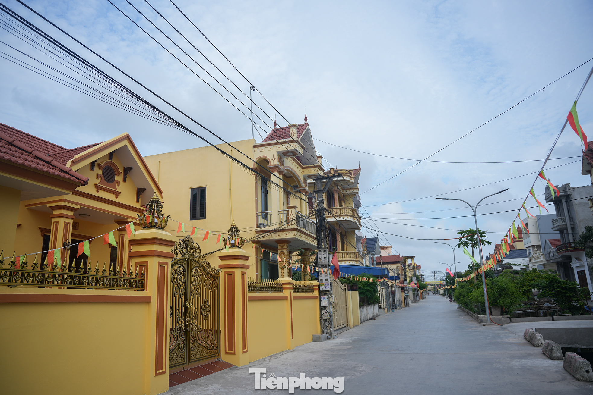 Ngôi làng tỷ phú nức tiếng tại Nam Định: Toàn dinh thự, lâu đài và tàu trăm tỷ xuôi ngược khắp muôn nơi- Ảnh 12.