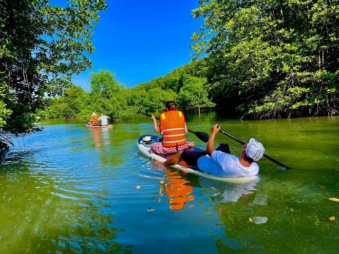 Phát hiện điểm du lịch sông nước độc lạ tại thành phố biển, du khách ca ngợi như một “miền Tây thu nhỏ