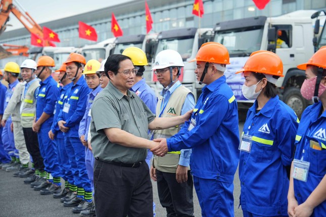 Thủ tướng phát lệnh khởi công gói thầu gần 5.000 tỷ mở rộng sân bay Nội Bài- Ảnh 4.