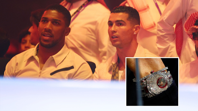 Ronaldo đi xe 13 tỷ, đeo đồng hồ 38 tỷ đi dự sự kiện, không ngờ vẫn bị đám đông la ó- Ảnh 3.
