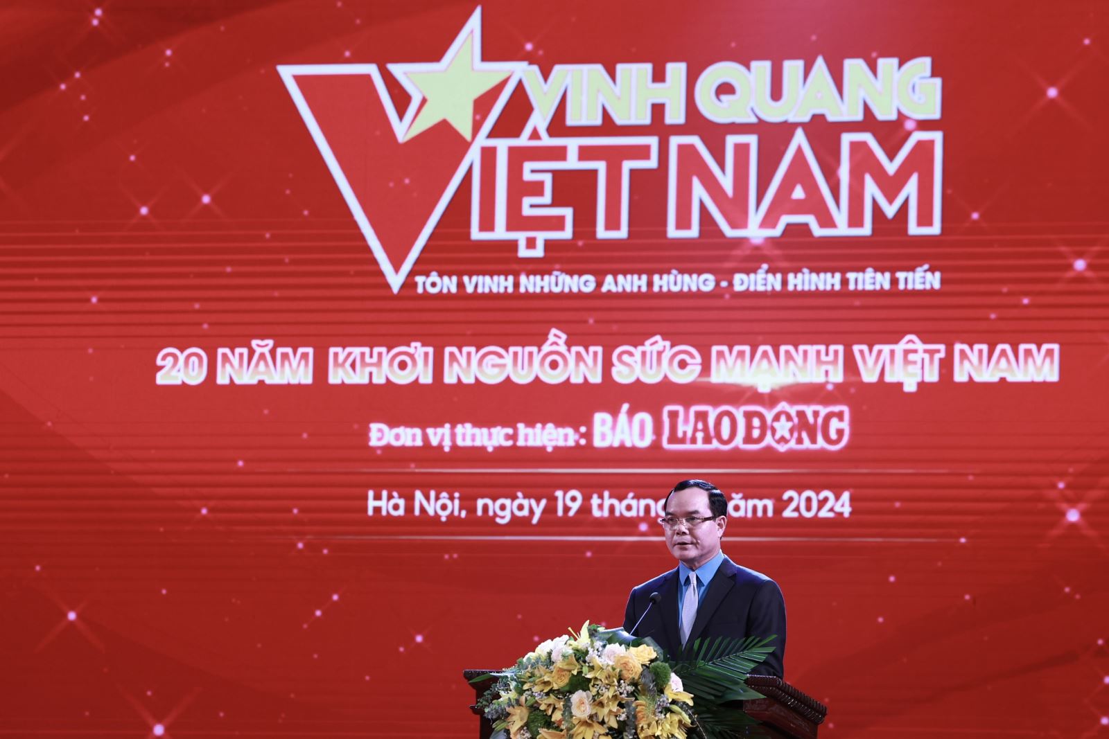 Chương trình Vinh quang Việt Nam 2024: Tôn vinh 20 tập thể, cá nhân tiêu biểu- Ảnh 1.