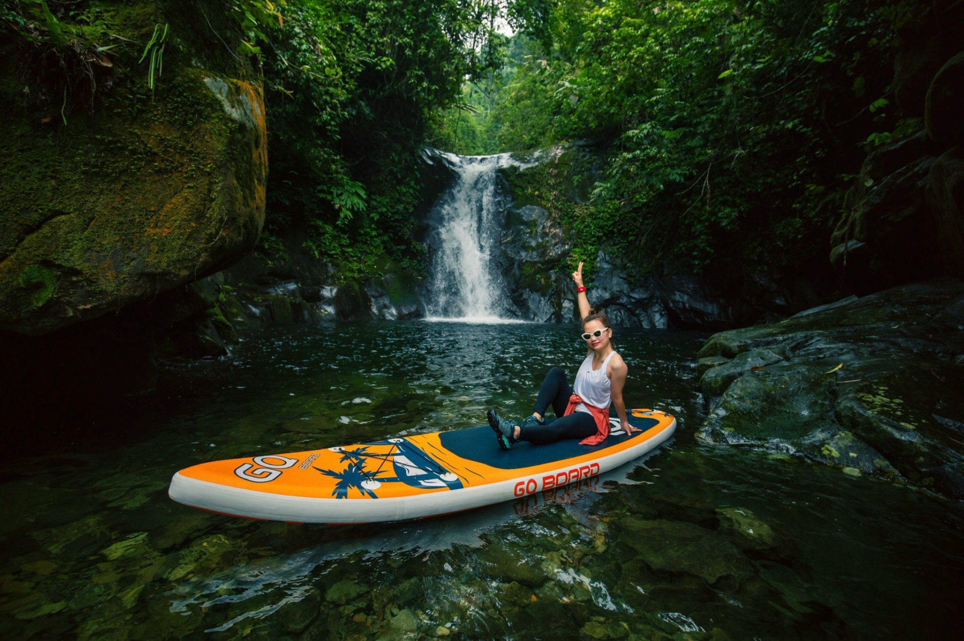 Một cung đường cách Hà Nội hơn 100km, giới trẻ đua nhau trekking: Cái tên “đáng sợ” nhưng cảnh quan tuyệt mỹ, mùa hè tắm thác, thu ngắm lá phong bay như phim Hàn Quốc- Ảnh 8.