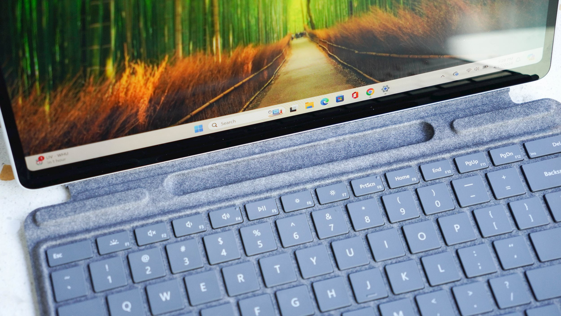 Tablet 2-in-1 Surface Pro 10 cập bến Việt Nam: Tích hợp AI, giá từ 40 triệu- Ảnh 7.