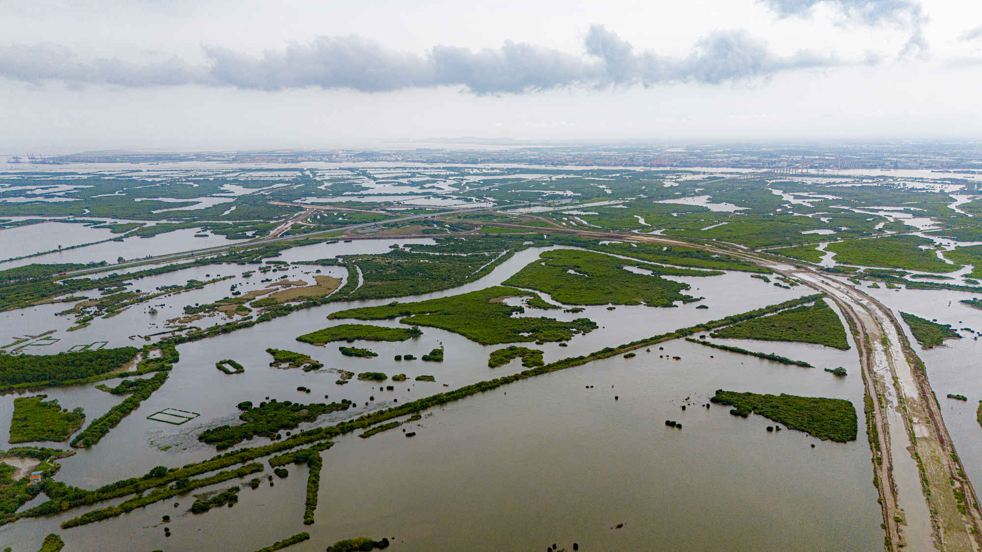 Toàn cảnh nút giao khủng nhất Quảng Ninh, rộng gấp 5 lần sân Mỹ Đình, chiều dài đường nhánh hơn 8 km- Ảnh 7.