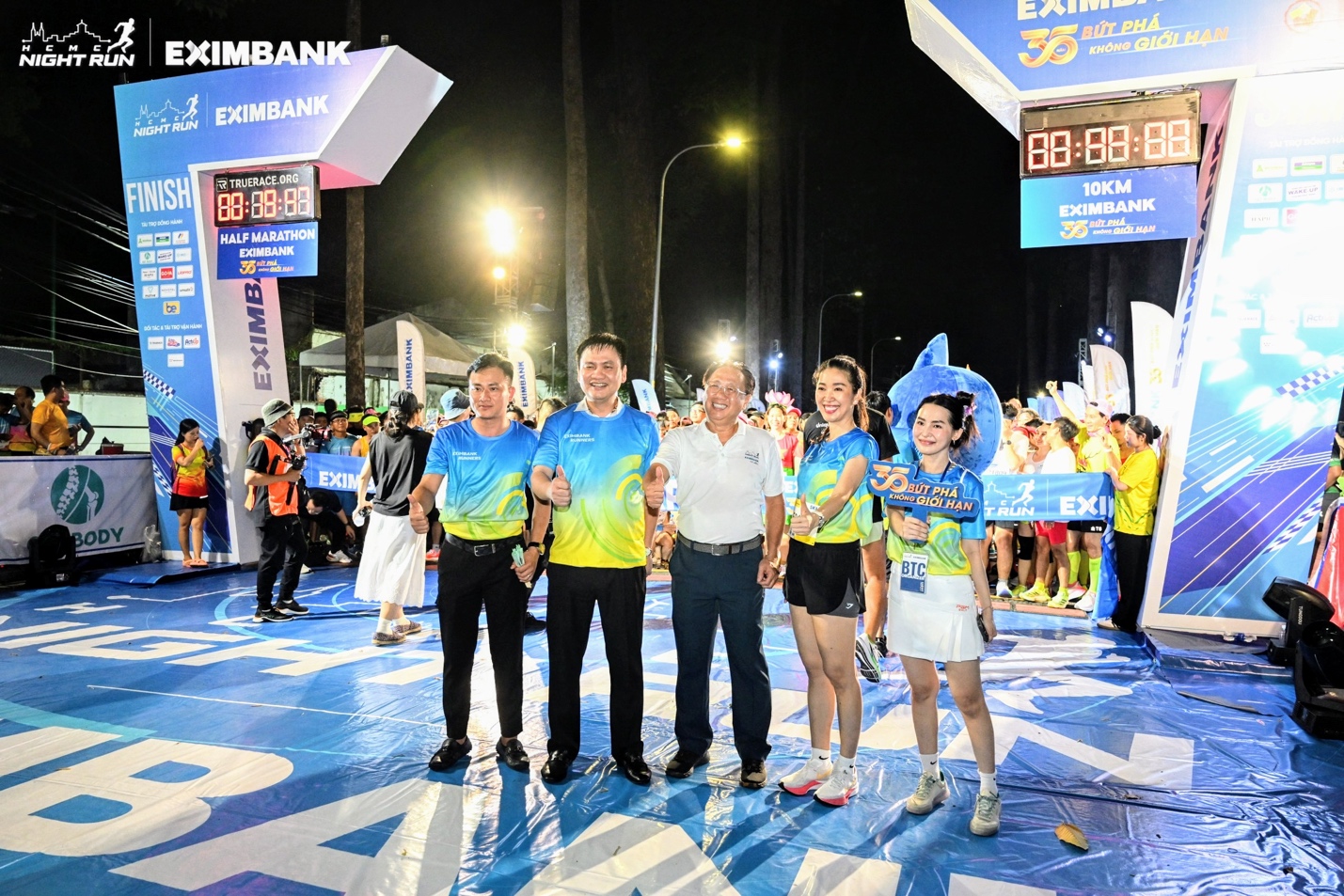 Sự kiện Ho Chi Minh City Night Run Eximbank 2024 thành công rực rỡ- Ảnh 2.