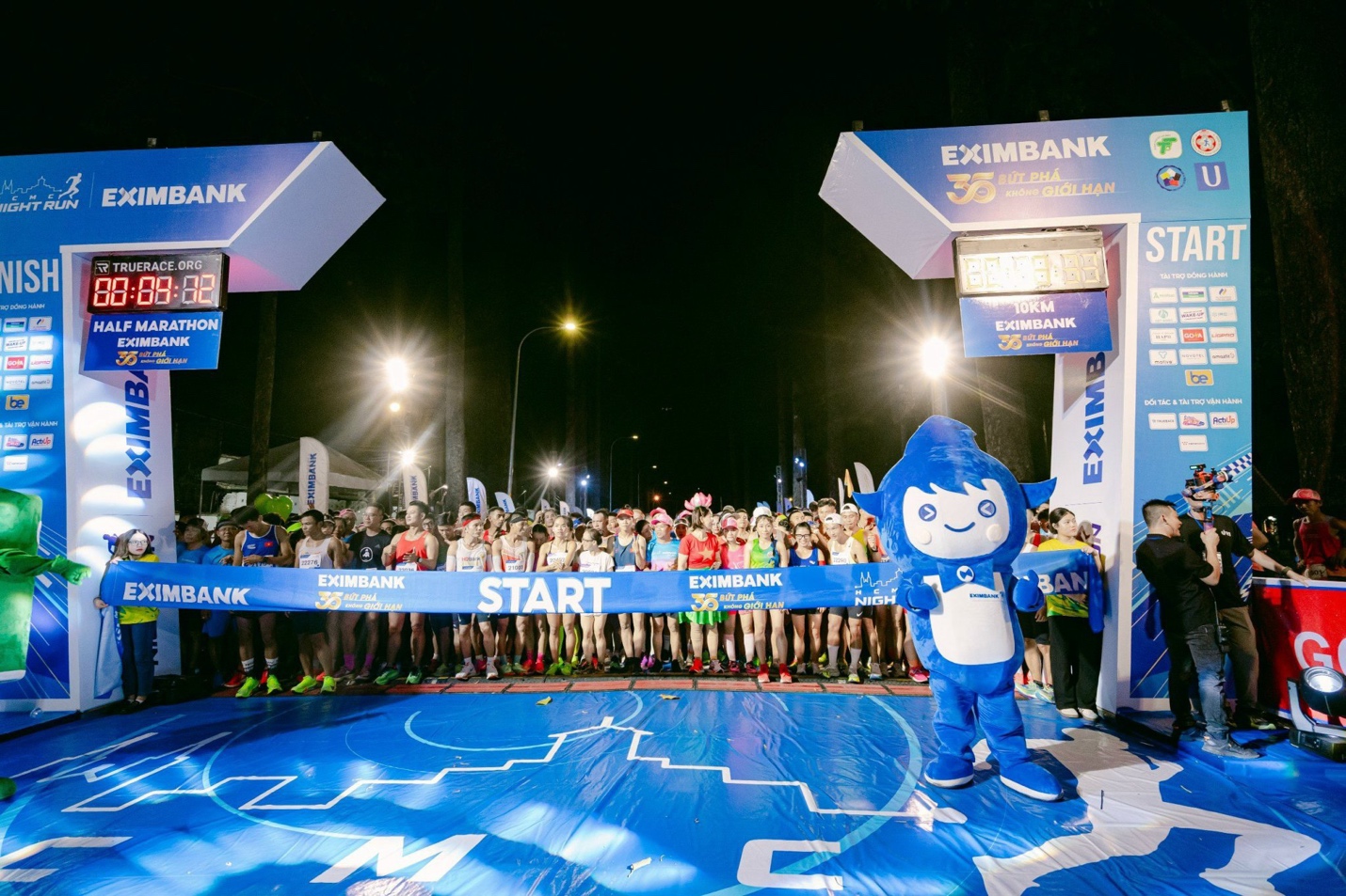 Sự kiện Ho Chi Minh City Night Run Eximbank 2024 thành công rực rỡ- Ảnh 3.