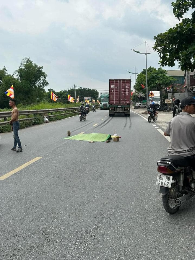 Đoạn camera hành trình hé lộ tình tiết mới trong vụ tai nạn ở Thường Tín khiến 1 nữ sinh tử vong- Ảnh 2.