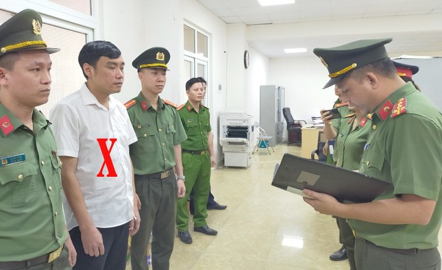 Bắt hai cựu lãnh đạo Chi nhánh Văn phòng đăng ký đất đai TP Sầm Sơn- Ảnh 3.