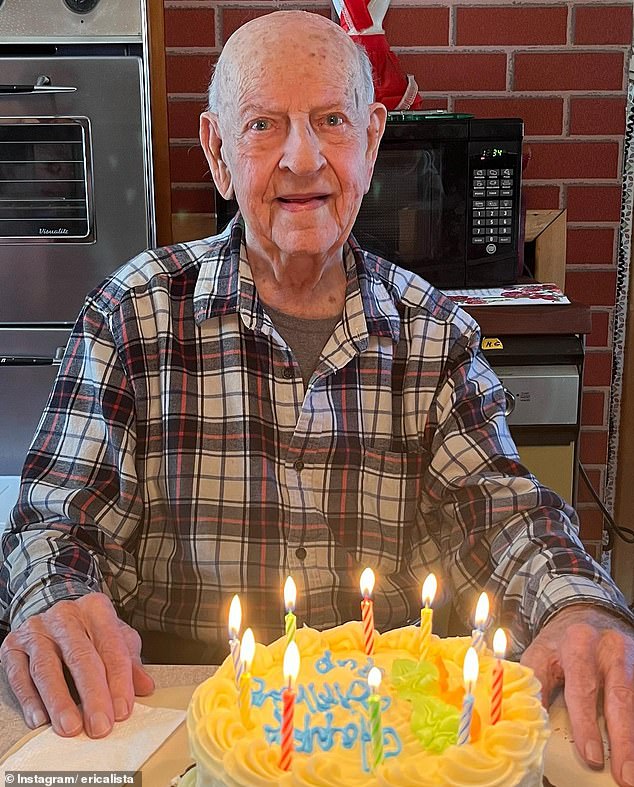 Cụ ông 110 tuổi vẫn tự lái xe, làm lính cứu hỏa: Bí quyết sống thọ là 4 