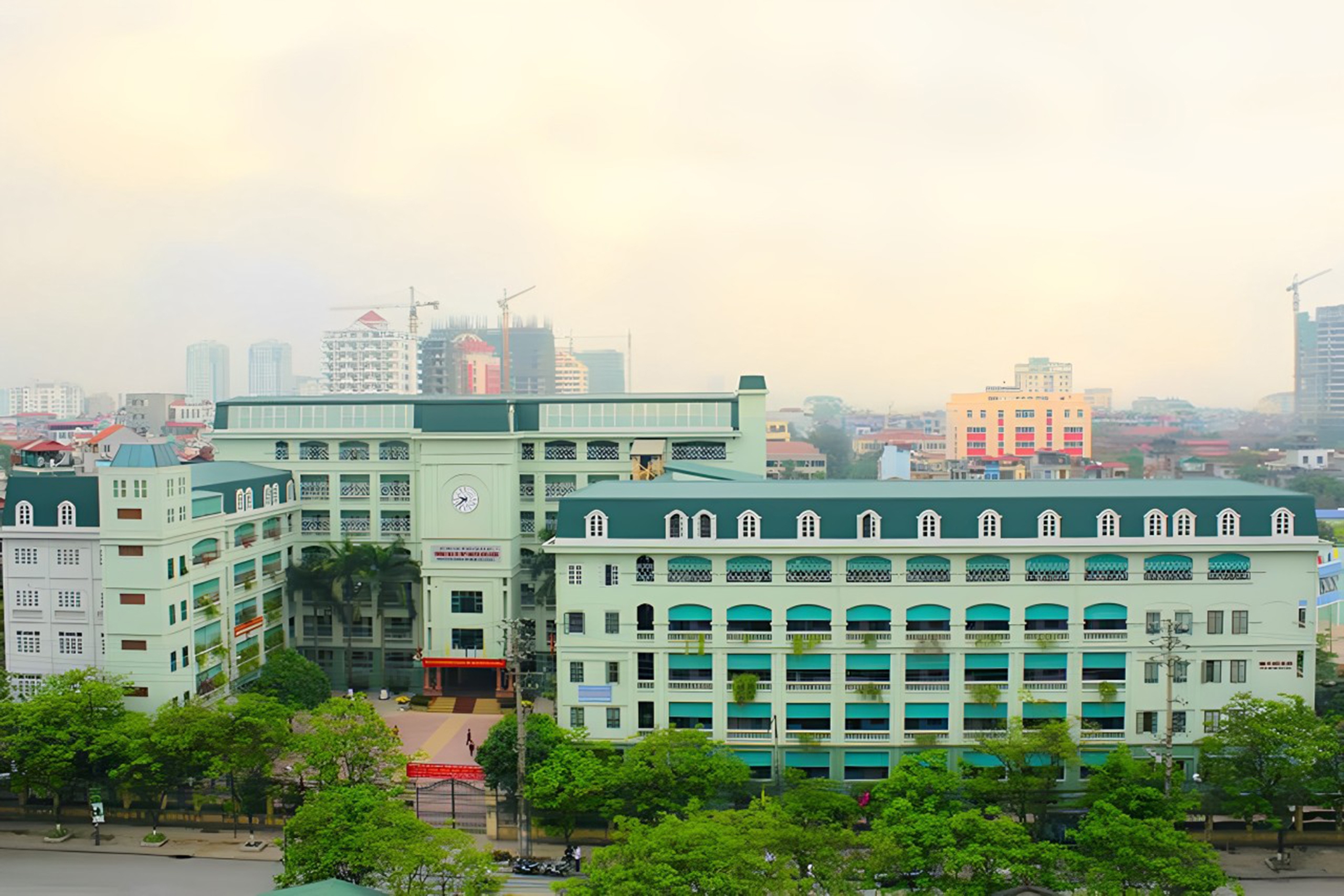 5 phút thăm hết trường cấp 2 hot ở quận có nhiều học sinh giỏi nhất Hà Nội: Nơi được ví là ‘Cambridge Việt Nam’, nơi 100% đỗ trường chuyên, nơi tỷ lệ chọi tới 250/6.000- Ảnh 10.