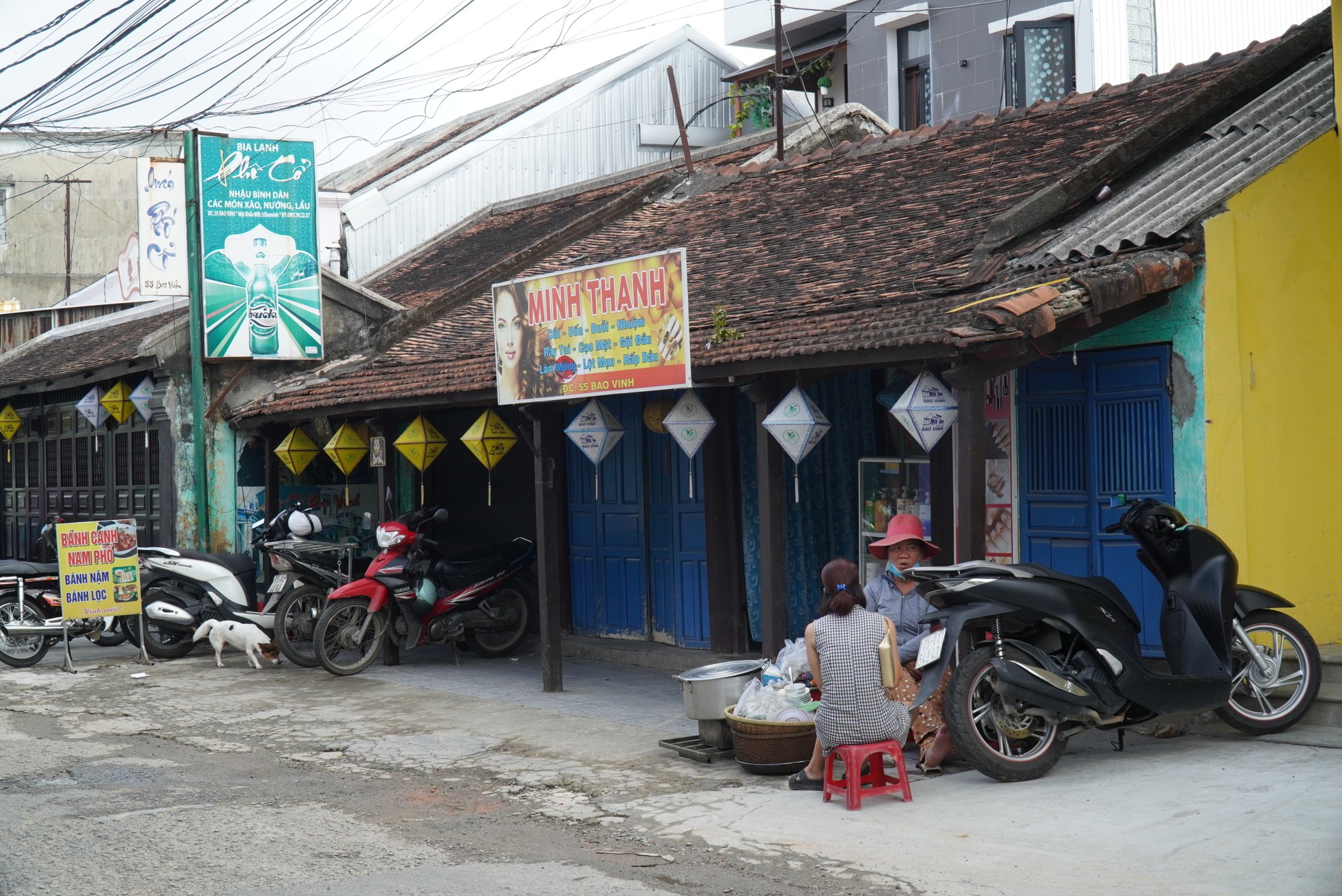 Khu phố cổ Bao Vinh nổi tiếng ven sông Hương nguy cơ 'biến mất'- Ảnh 8.