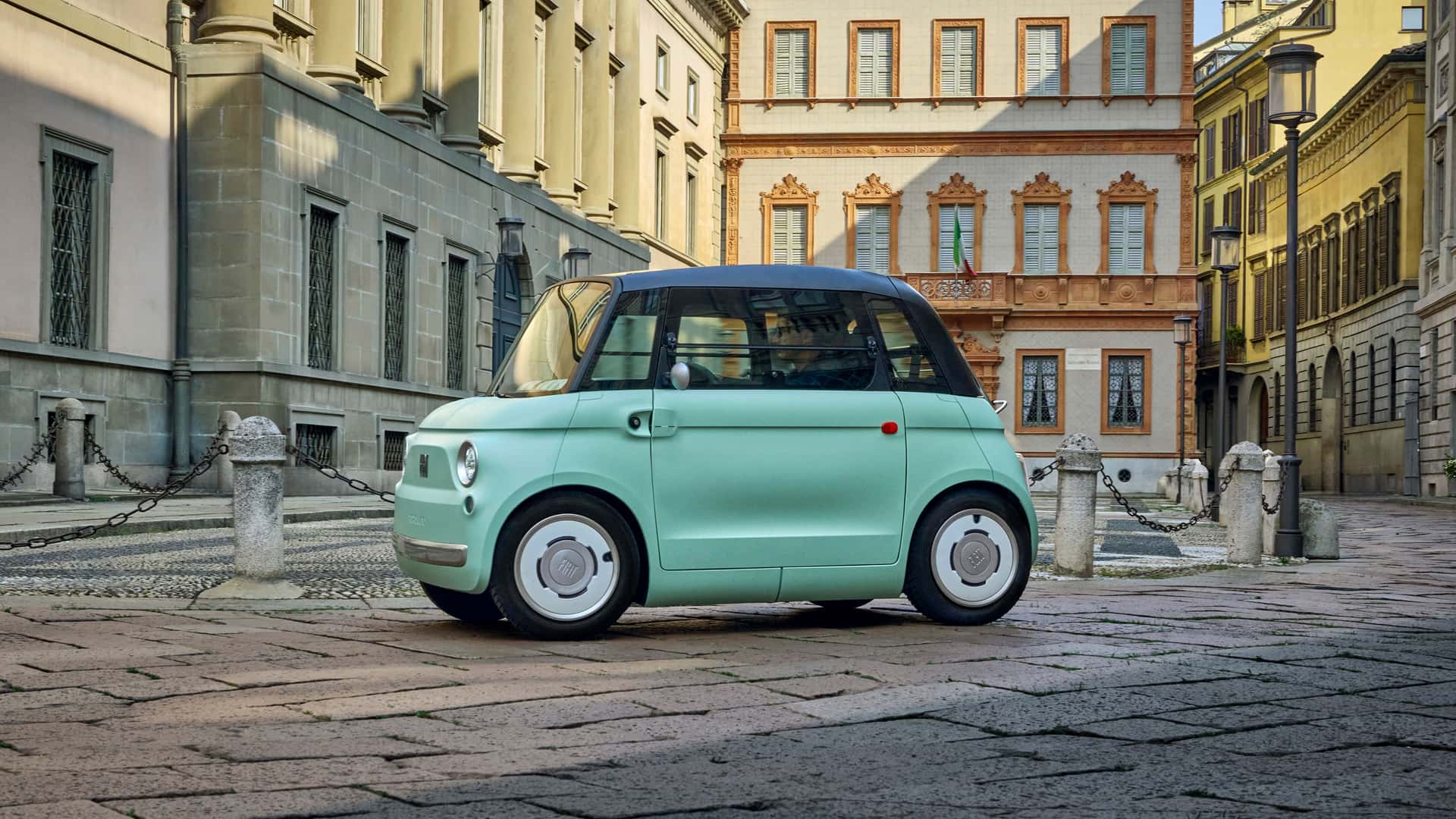 Ý chặn bán hàng trăm xe của Fiat chỉ vì một chi tiết trang trí cực nhỏ- Ảnh 2.