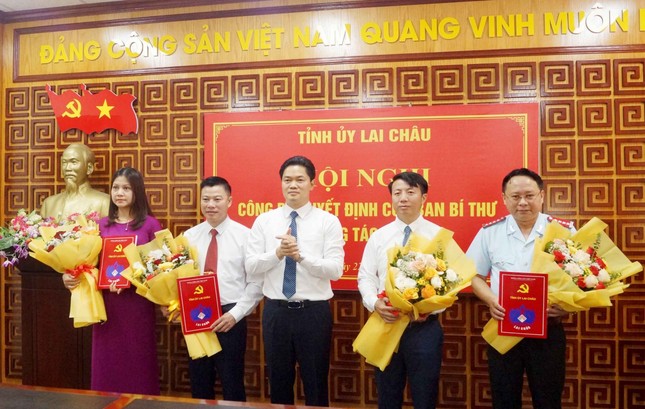 Ban Bí thư Trung ương Đảng chỉ định, chuẩn y nhân sự ở 2 tỉnh- Ảnh 1.