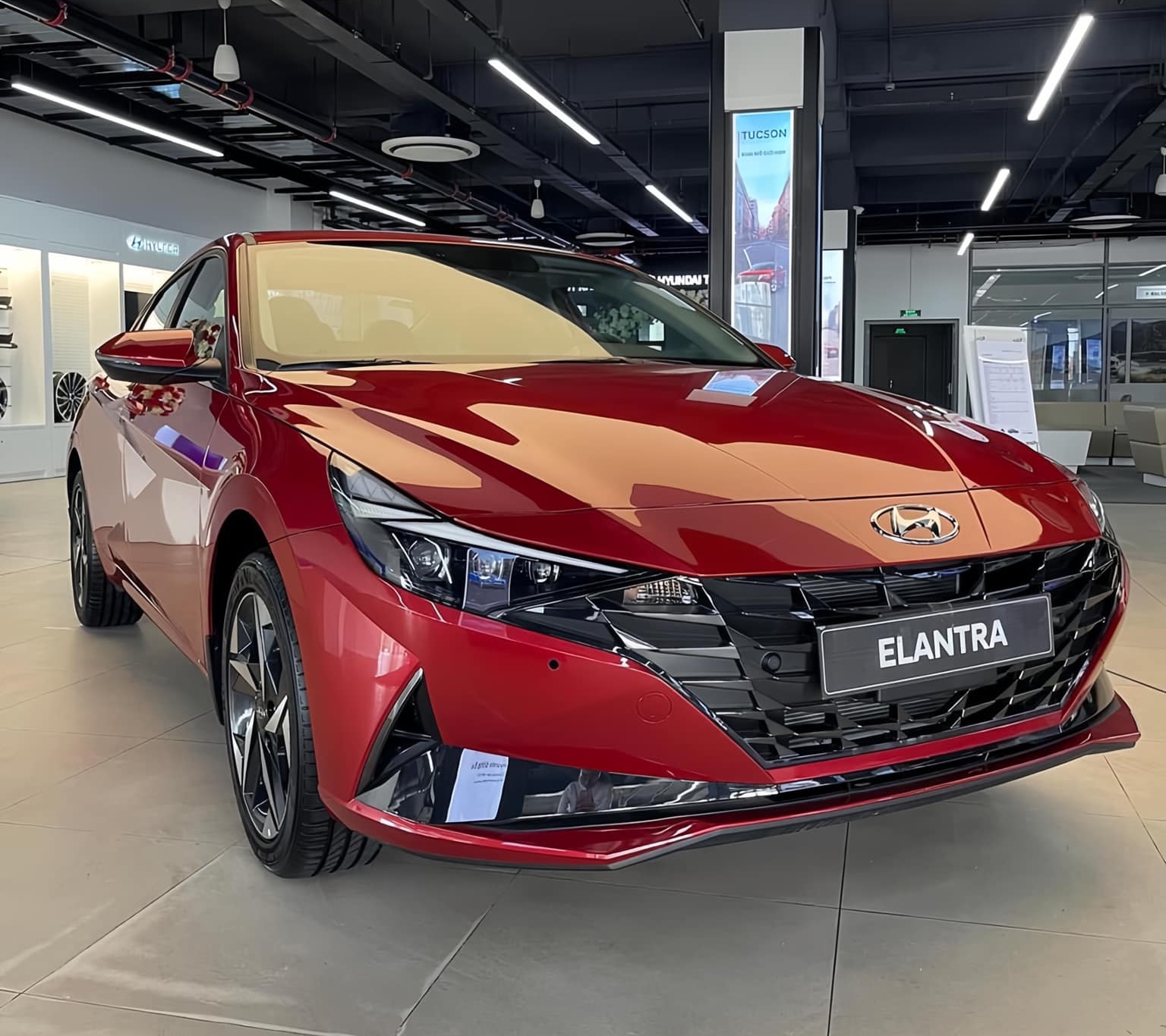 Hyundai Elantra giảm giá tới 125 triệu tại đại lý: Bản cao cấp còn hơn 600 triệu, đấu Civic với giá chỉ ngang City- Ảnh 1.