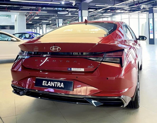 Hyundai Elantra giảm giá tới 125 triệu tại đại lý: Bản cao cấp còn hơn 600 triệu, đấu Civic với giá chỉ ngang City- Ảnh 5.