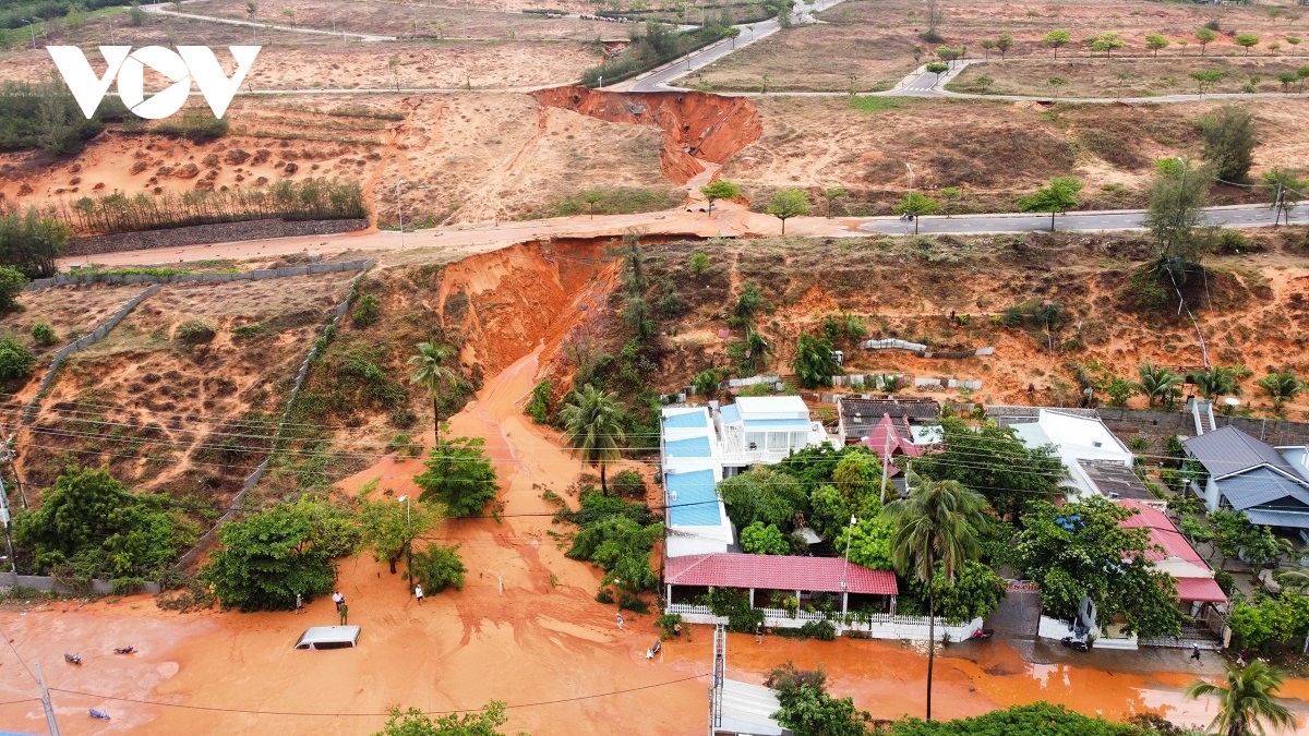 Bình Thuận yêu cầu chủ đầu tư dự án khắc phục hậu quả sạt lở cát- Ảnh 1.