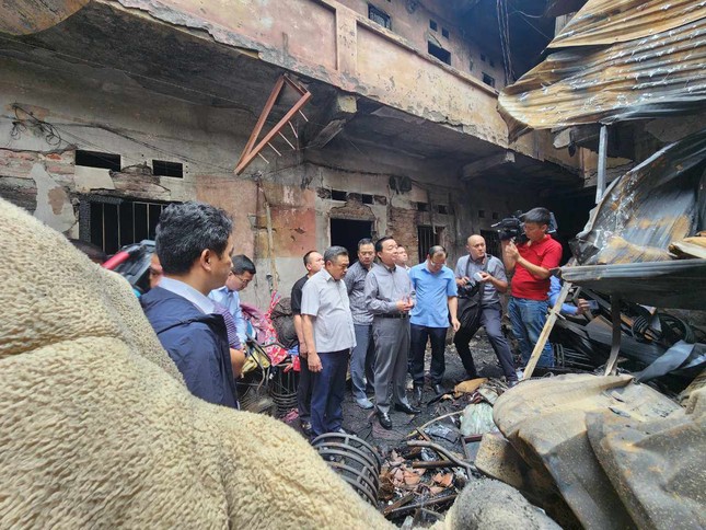 Lãnh đạo Chính phủ, Quốc hội, Hà Nội kiểm tra hiện trường vụ cháy 14 người chết- Ảnh 1.
