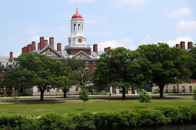 'Danh sách Z' bí ẩn tại Harvard: Dành riêng cho các sinh viên có điểm GPA, SAT thấp, được bắt đầu đi học sau 1 năm nghỉ, số lượng chỉ 60 suất/năm- Ảnh 1.