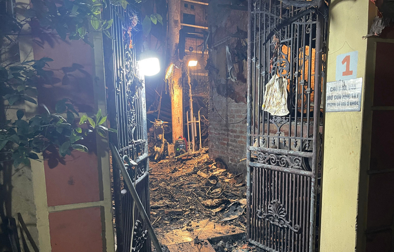 Công an Hà Nội thông tin ban đầu vụ cháy nhà trọ ở Cầu Giấy, 14 người tử vong- Ảnh 1.