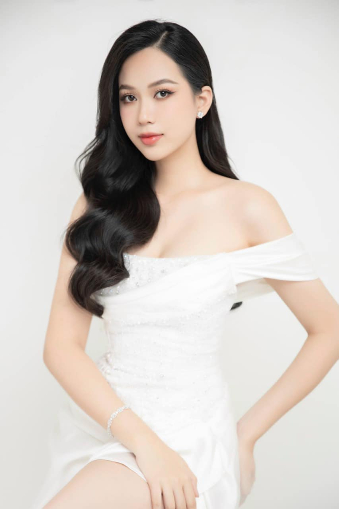 Mỹ nhân sinh năm 2000 có làn da đẹp nhất Hoa hậu Việt Nam 2020: Hiện tại sống xa hoa với doanh nhân bí ẩn- Ảnh 1.