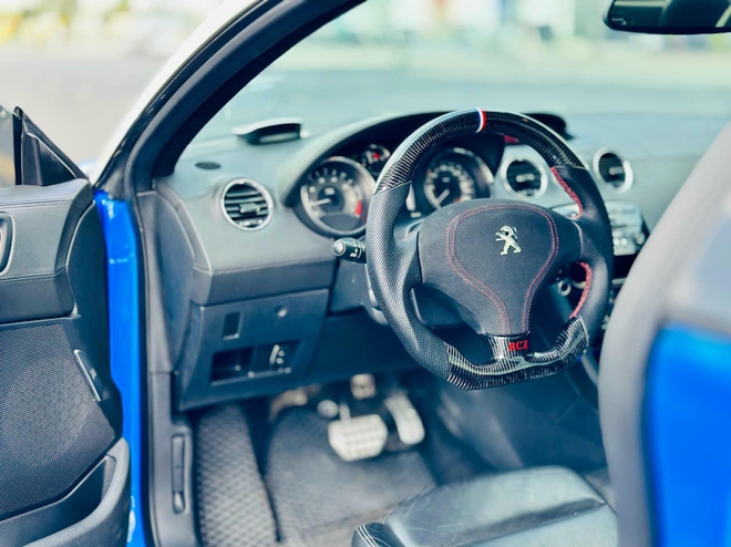Hàng hiếm Peugeot RCZ được chào giá 639 triệu đồng: Chủ cũ độ nhiều đồ chơi, người bán khẳng định ‘máy số êm ái’- Ảnh 7.