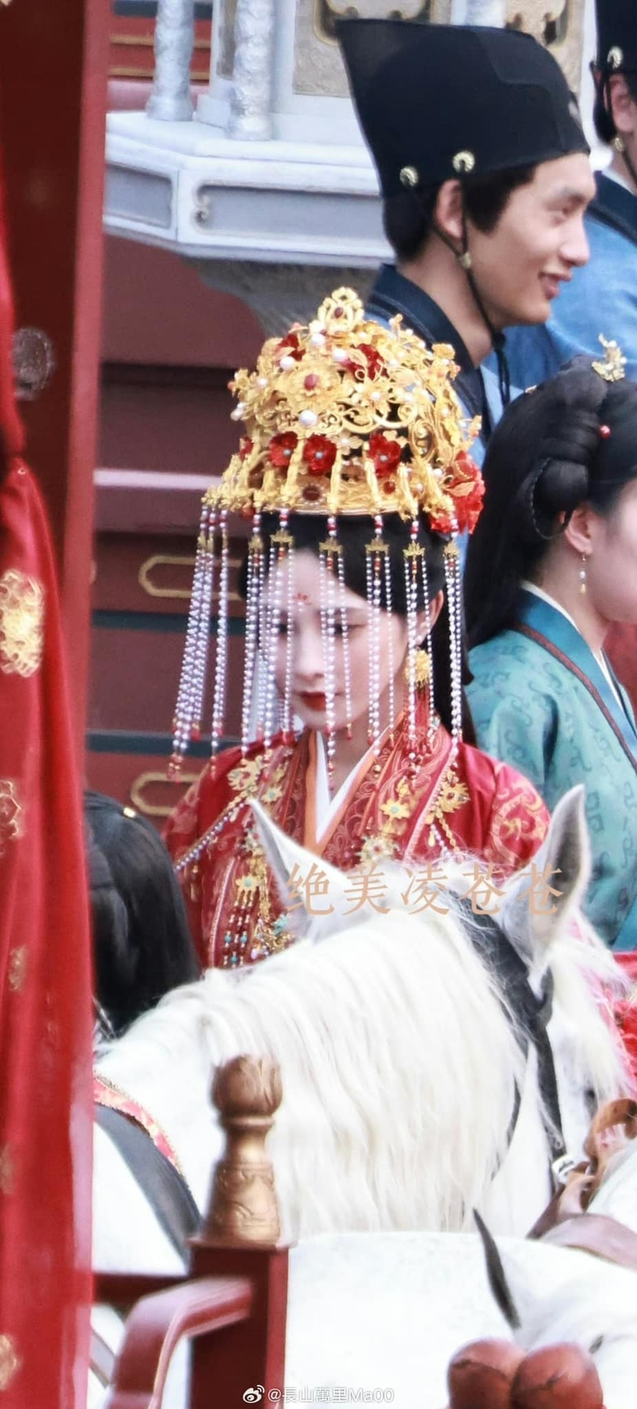 Mỹ nhân hồng y đẹp nhất Trung Quốc hóa tân nương ở phim mới, "visual" không góc chết làm CĐM mê mệt- Ảnh 2.